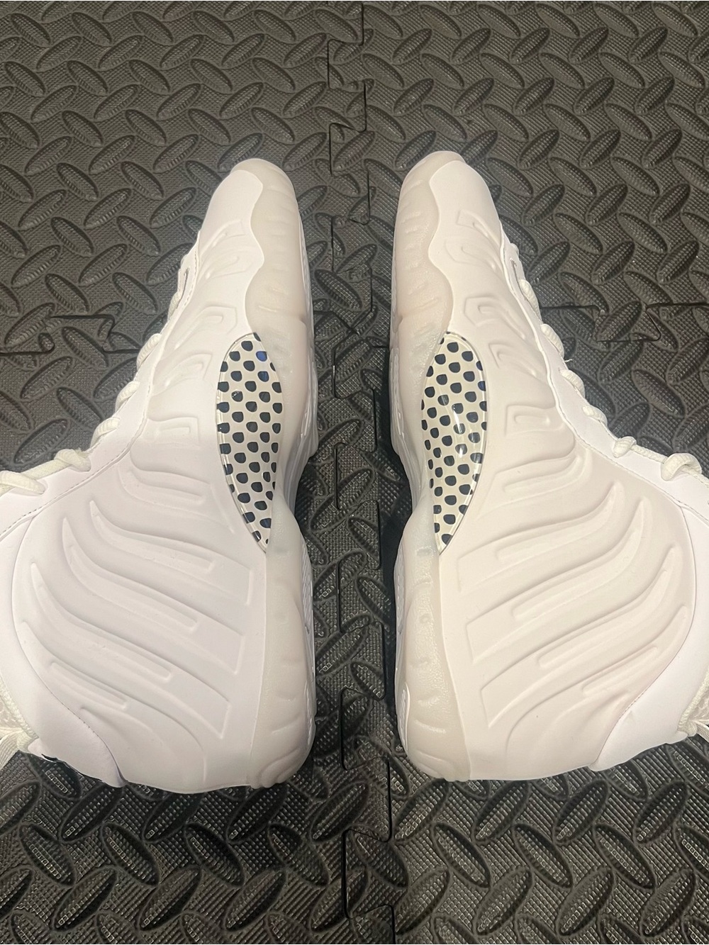 Nike Little Posite One GS ‘Triple White’ HQ1959-100 Size 7Y - Picture 3 of 9